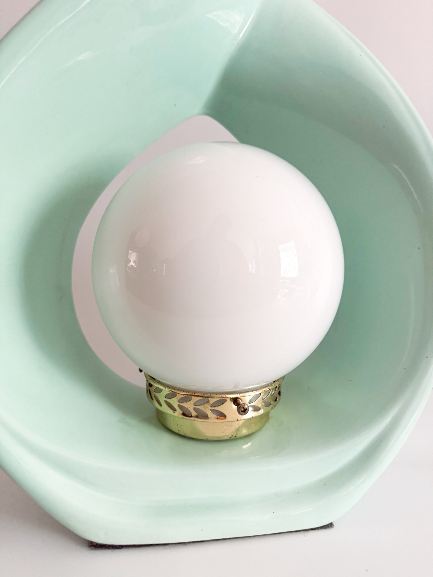 Sculptural Teardrop Table Lamp – Mint Green – Rare 1980s Art Deco Lighting