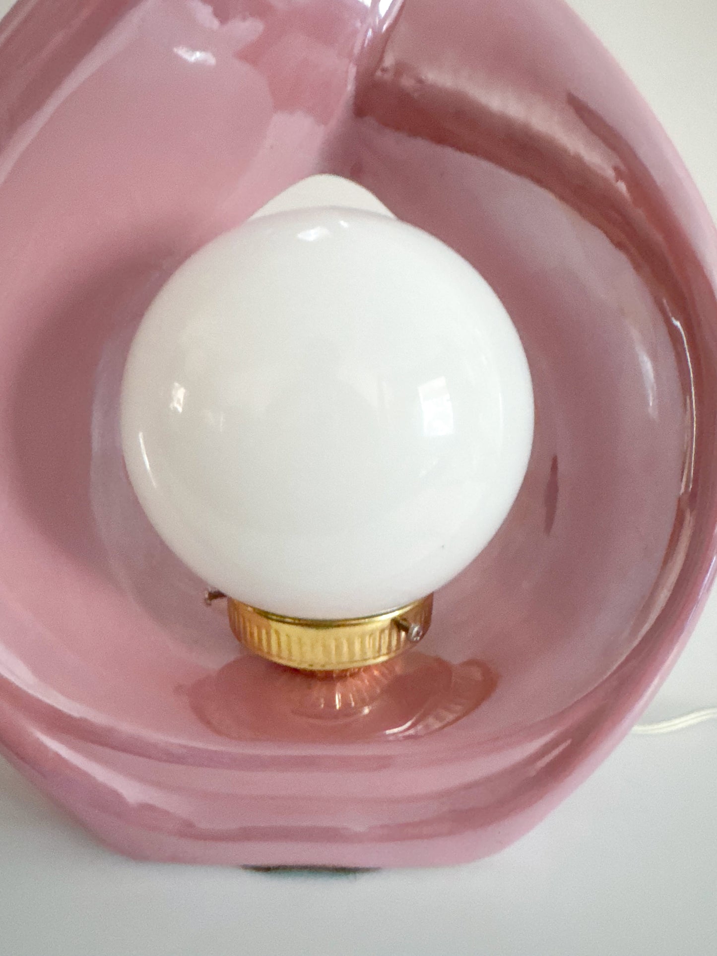 Sculptural Teardrop Table Lamp – Iridescent Rose Pink – 1980s Ceramic Lighting