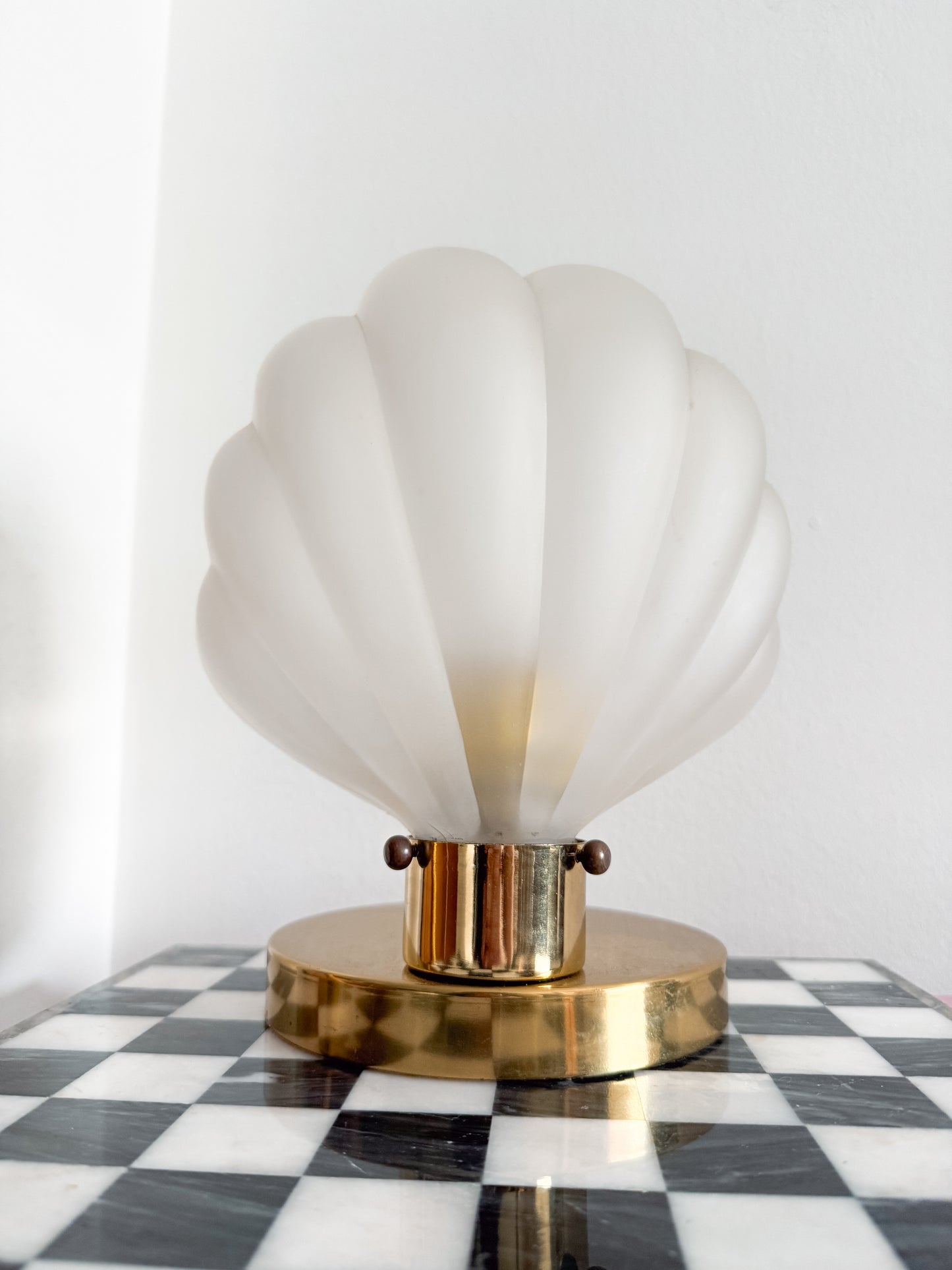 Rare Shell 1980s Glass and Brass Art Deco Table Lamp – Dimmable