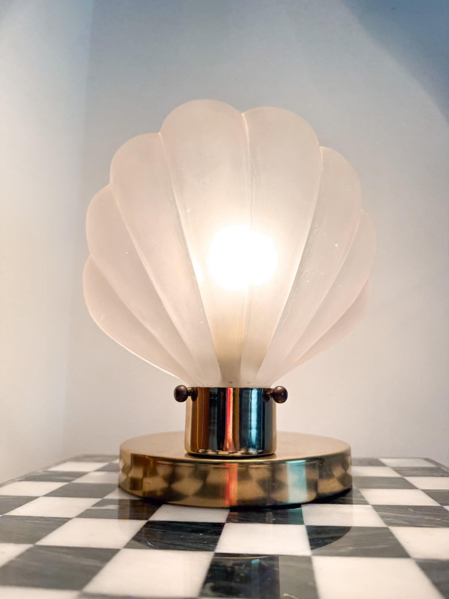 Rare Shell 1980s Glass and Brass Art Deco Table Lamp – Dimmable