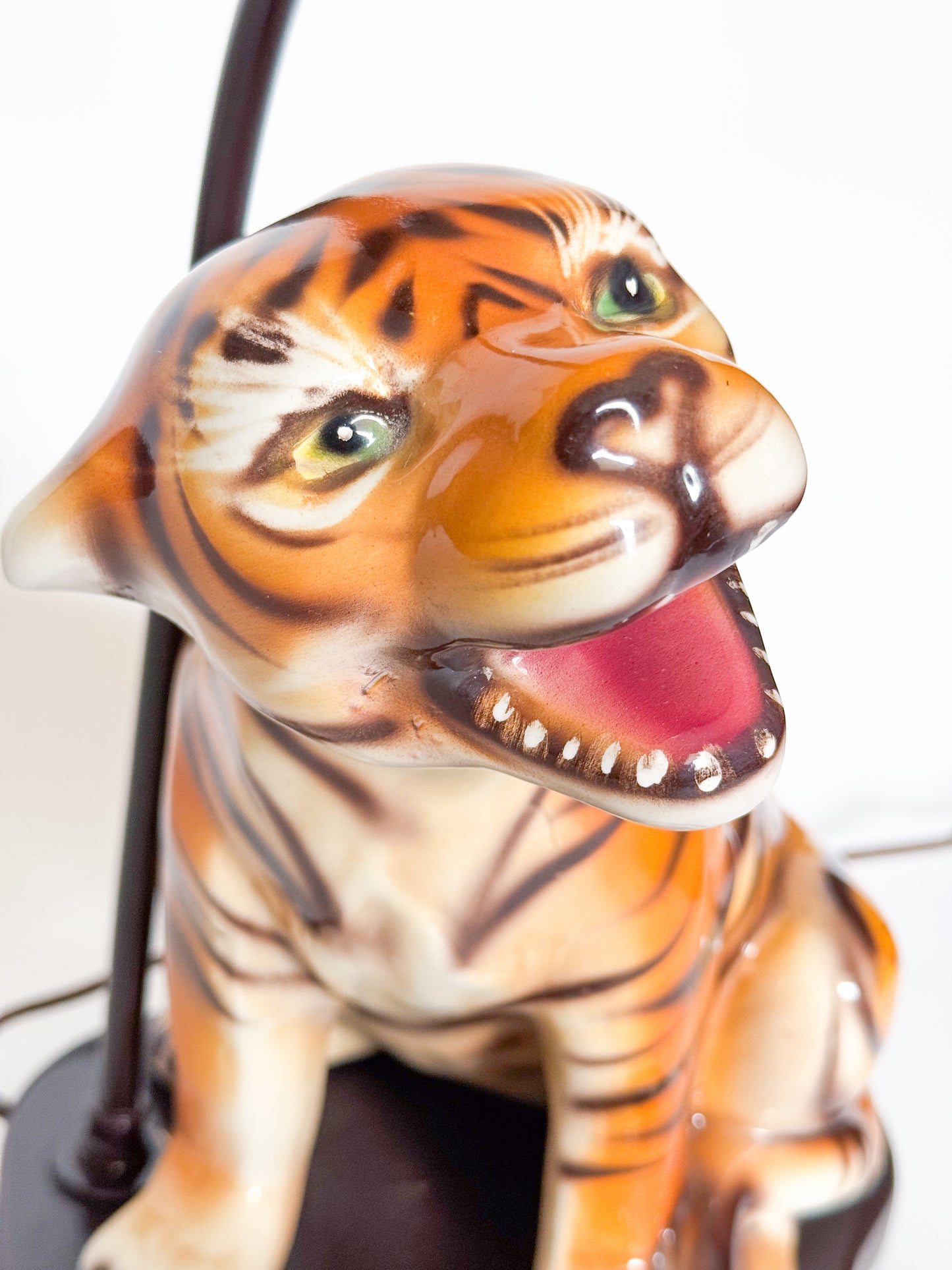 Tiger Cat Ceramic Table Lamp